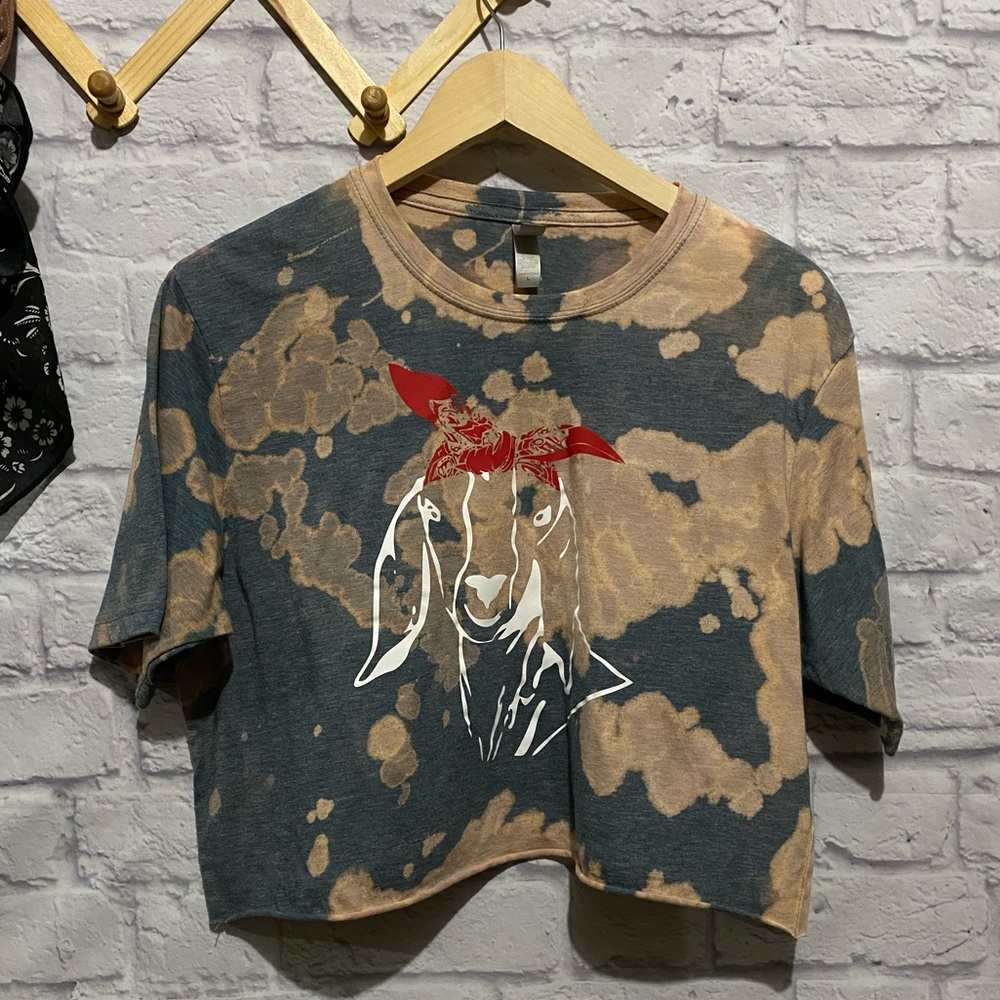 Goat + Bandana Crop